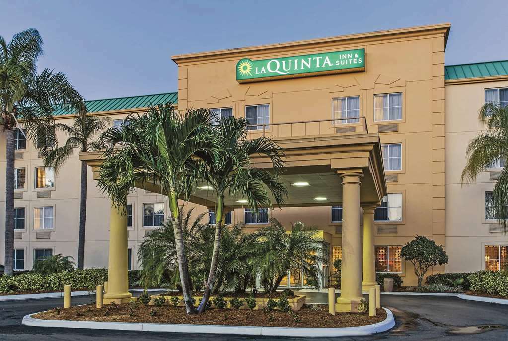 La Quinta By Wyndham Naples East Ξενοδοχείο Golden Gate Εξωτερικό φωτογραφία
